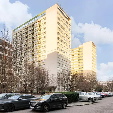 Metro Swietokrzyska Апартаменты