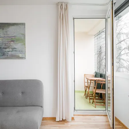 Metro Swietokrzyska Apartmán