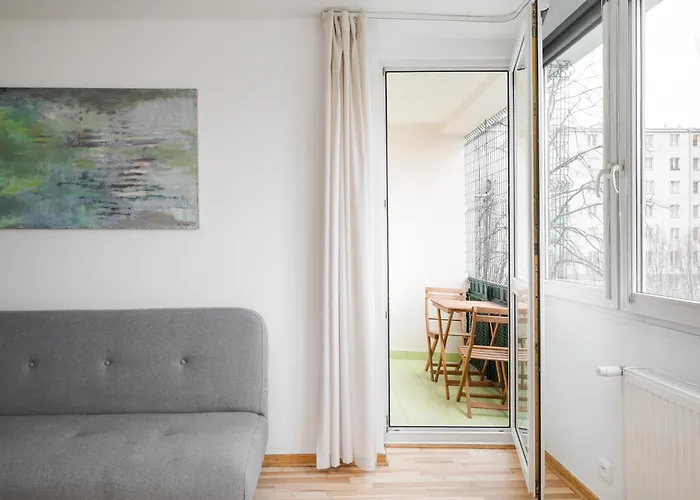 Metro Swietokrzyska Apartman