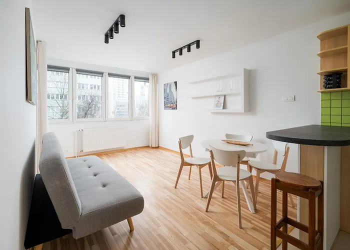 Metro Swietokrzyska Apartment Warsaw